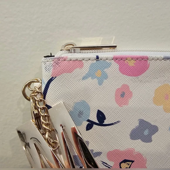 Floral Disney Minnie Mouse Wristlet - Picture 5 of 11